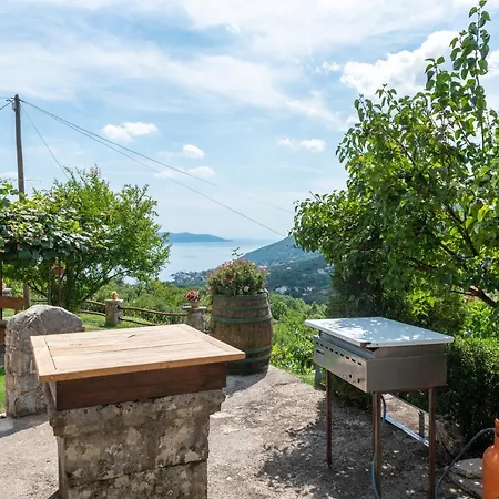 Apartment Sea View With Garden Near Opatija *